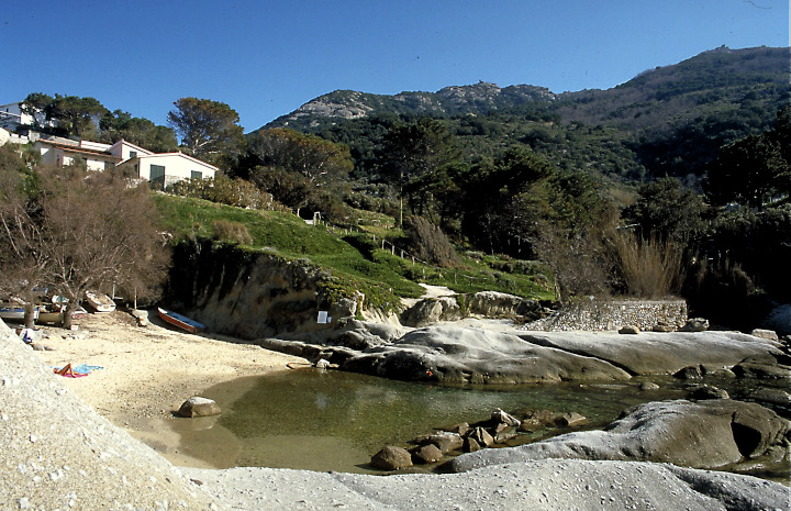 The very small and enchanting Cotoncello beach near Marciana