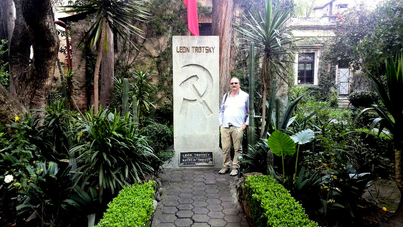 Leon Trotsky’s grave in his home in Coyoacán, Mexico City. In the house everything is kept as on the day of his murder, by the uncle of Christian De Sica, the Spanish secret agent Ramon Mercader