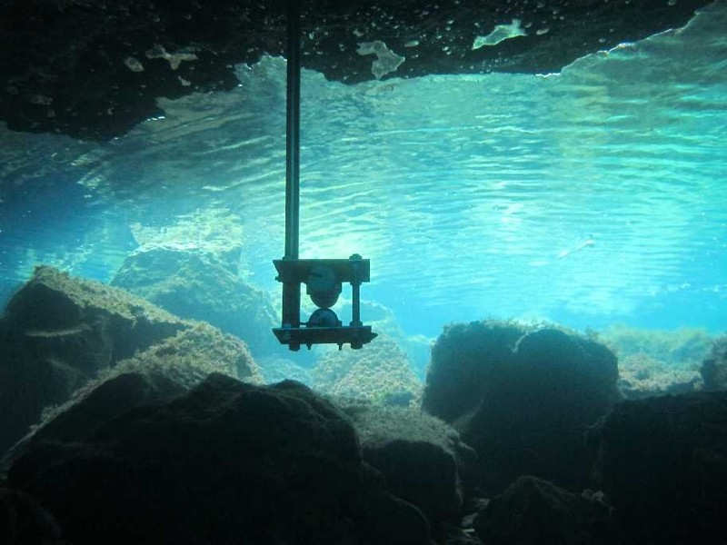 An underwater camera to monitor the conditions of the Pianosa sea